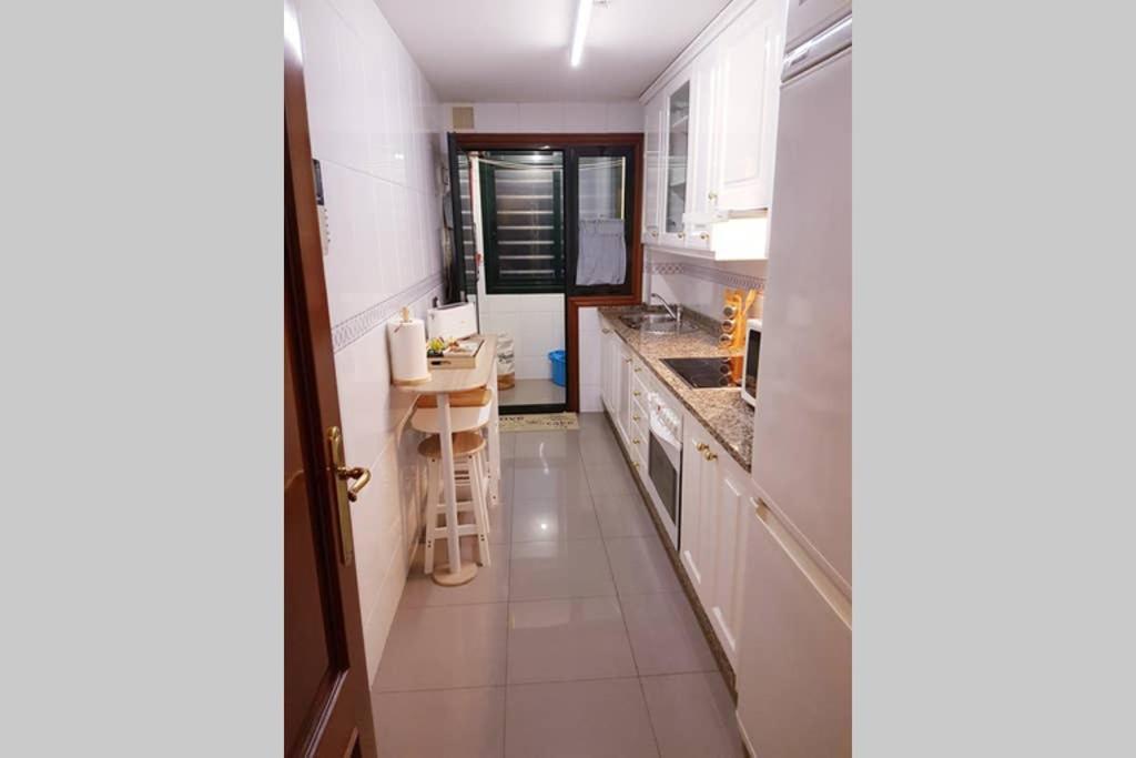 Apartamento Completo Con Parking Privado Y Wifi En San Roque Vigo Extérieur photo